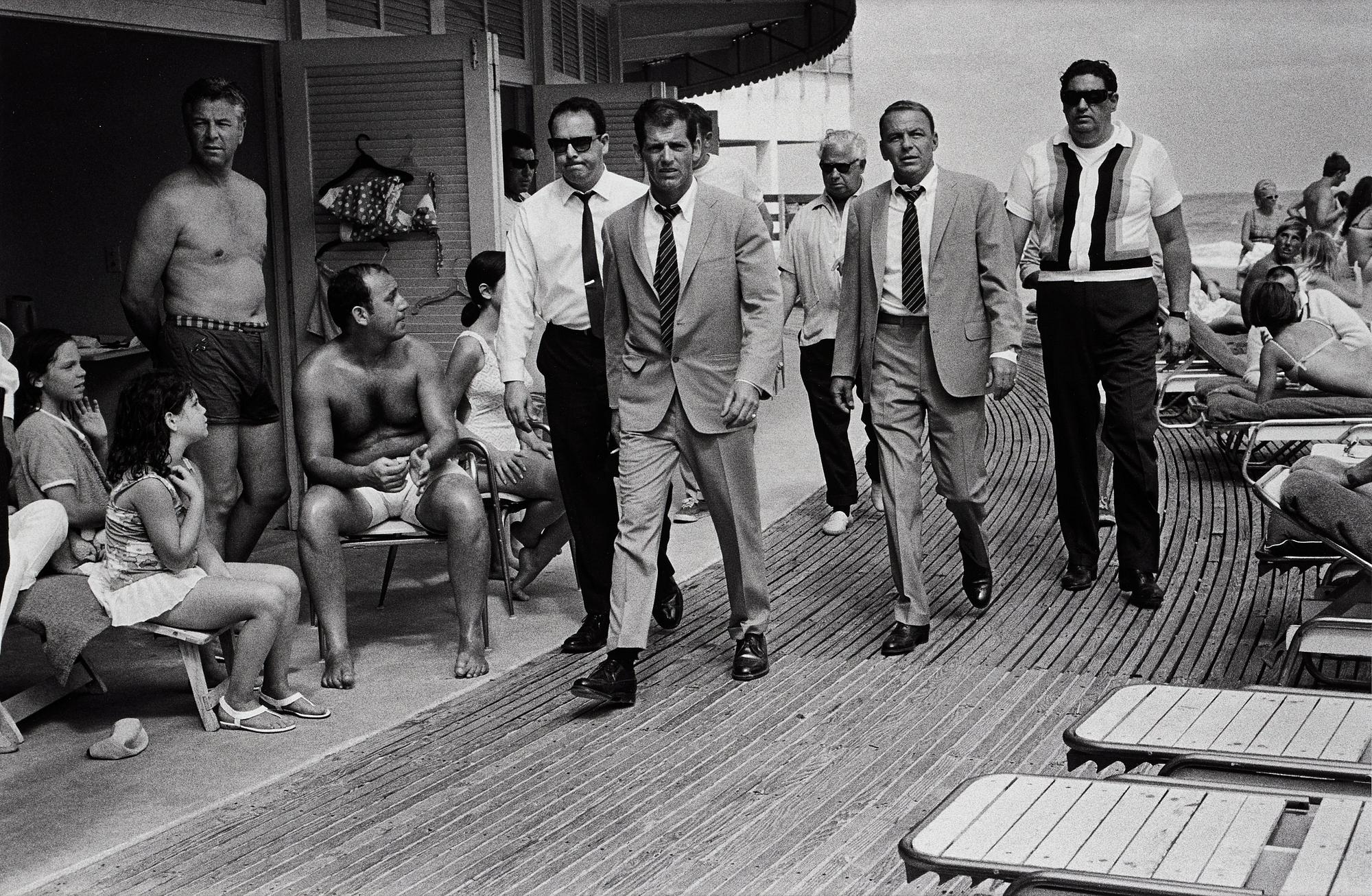 Terry O'Neill, "Frank Sinatra, Miami Beach, 1968".