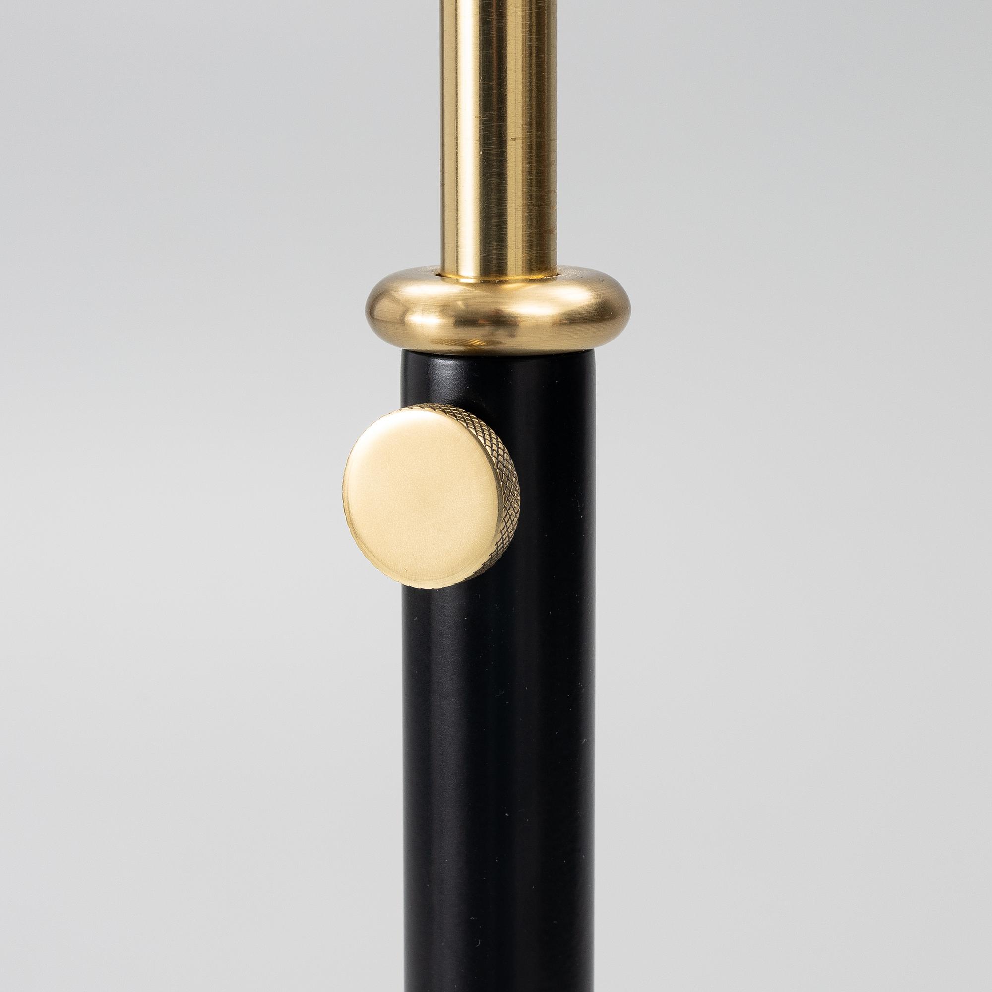 Josef Frank, golvlampa, modell 1842, Firma Svenskt Tenn.