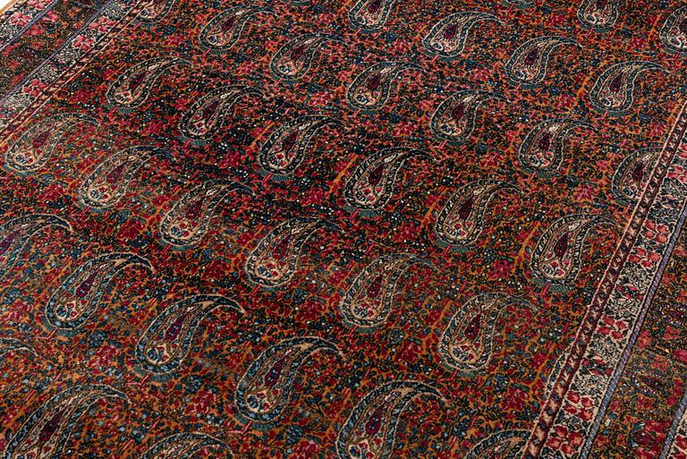 Carpet, semi-antique, Kerman, southern Persia, approx. 256 x 175.