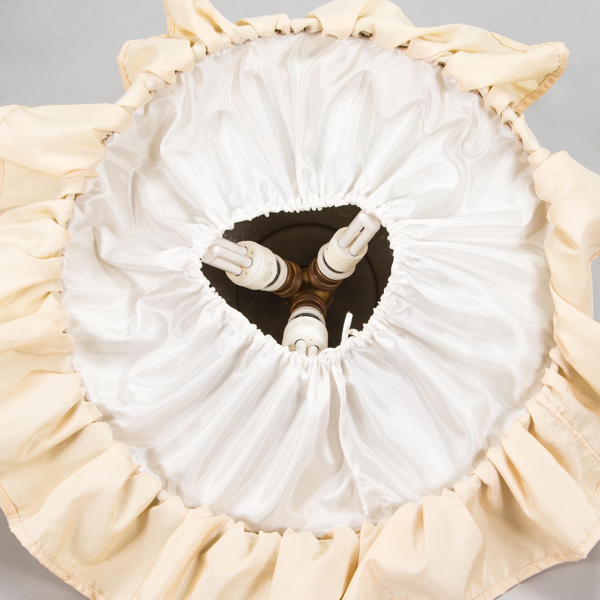 Eino Schroderus, Finnish Art Nouveau ceiling lamp for Taidetakomo Koru, Helsinki, early 20th century. Tot height 160 cm.