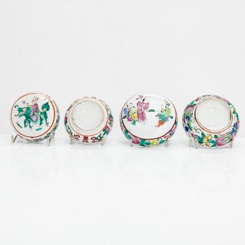 Dosor, 4 st, porslin, Kina 1900-talets första hälft.