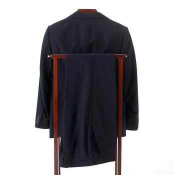 GÖTRICH, a men's suit consisting of jacket, vest and pants.