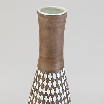 INGRID ATTERBERG, golvvas, lergods, "Pepita", tillverkad 1954-57.