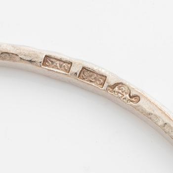 Sandberg, bangle, silver, with heart charm.
