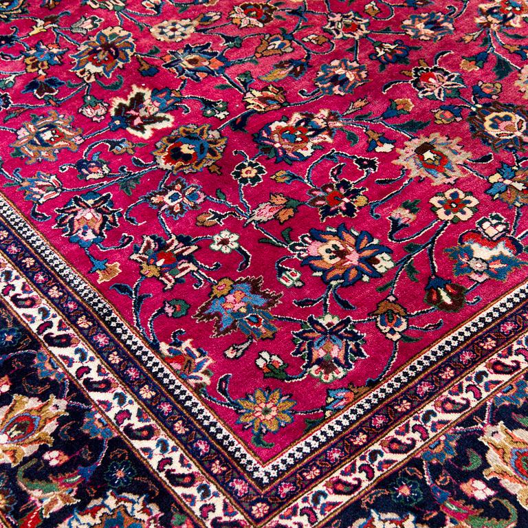 Matta, Mashad, ca 247 x 354 cm.
