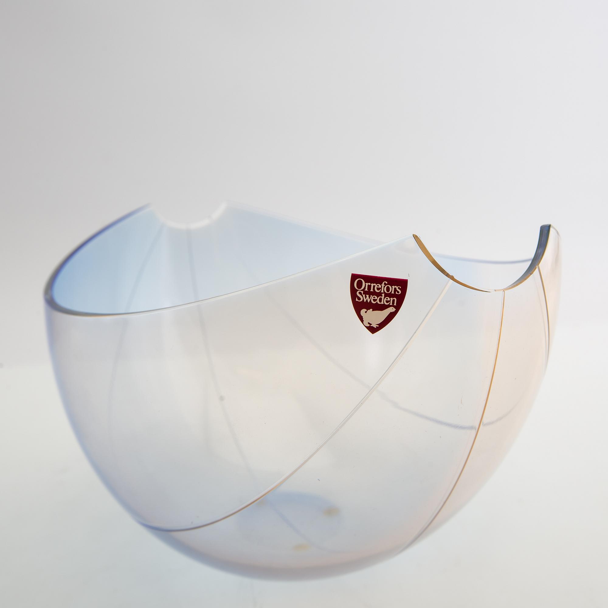 Gunnar Cyrén, a bowl, Orrefors, 1986.