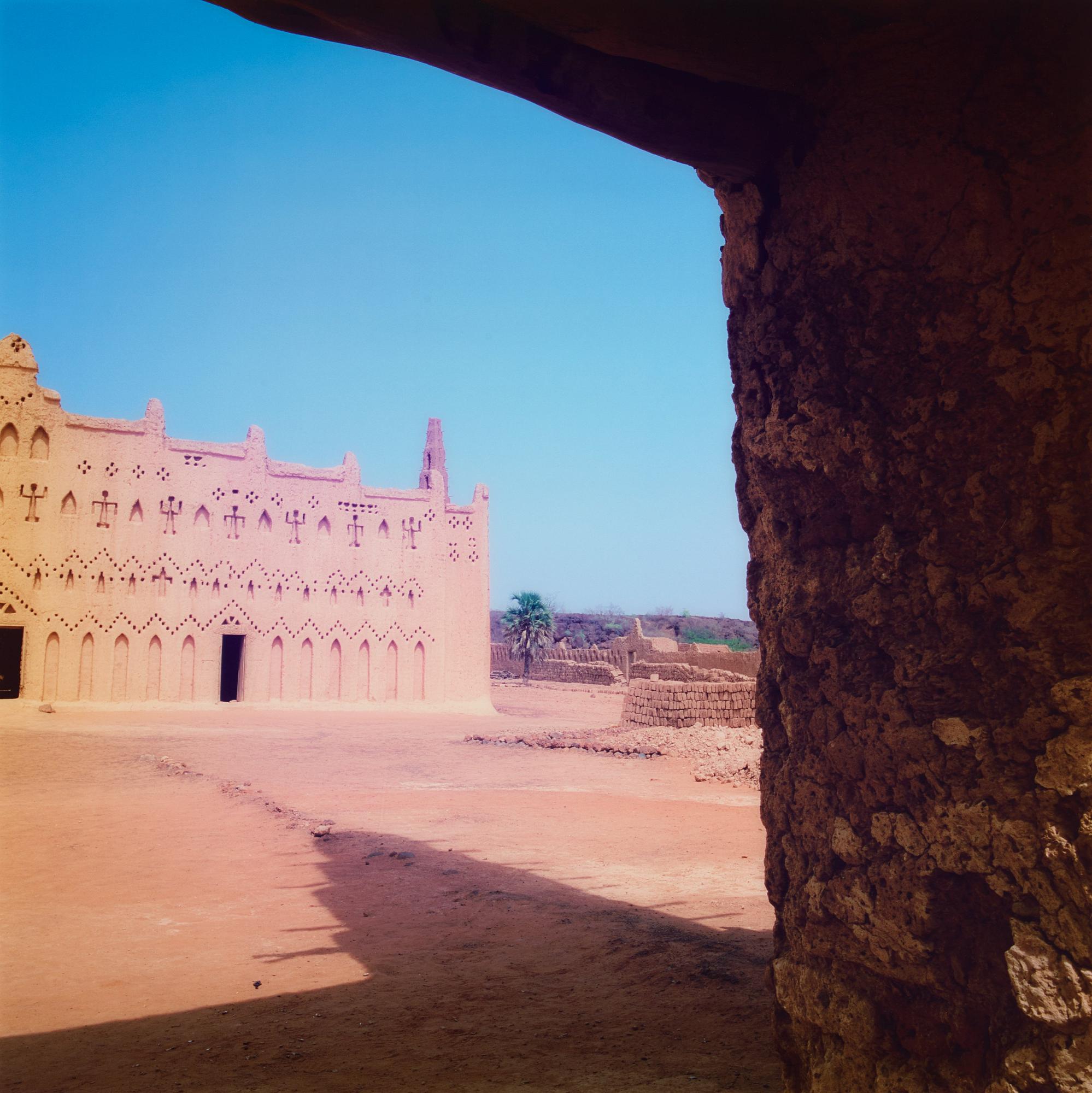 Isaac Julien, "Fantôme Créole Series (Papillon No.4 - Mosque)", 2005.