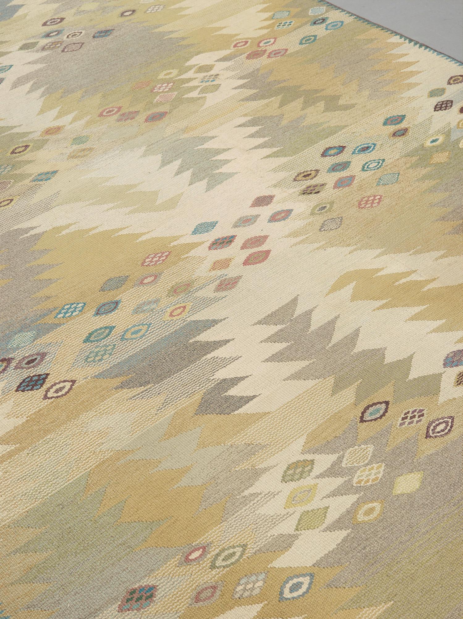Barbro Nilsson, MATTA. "Tånga ljus". Gobelängteknik. 304,5 x 204,5 cm. Signerad AB MMF BN.