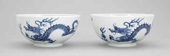 SKÅLAR, ett par, porslin. Kina, 1800-tal.