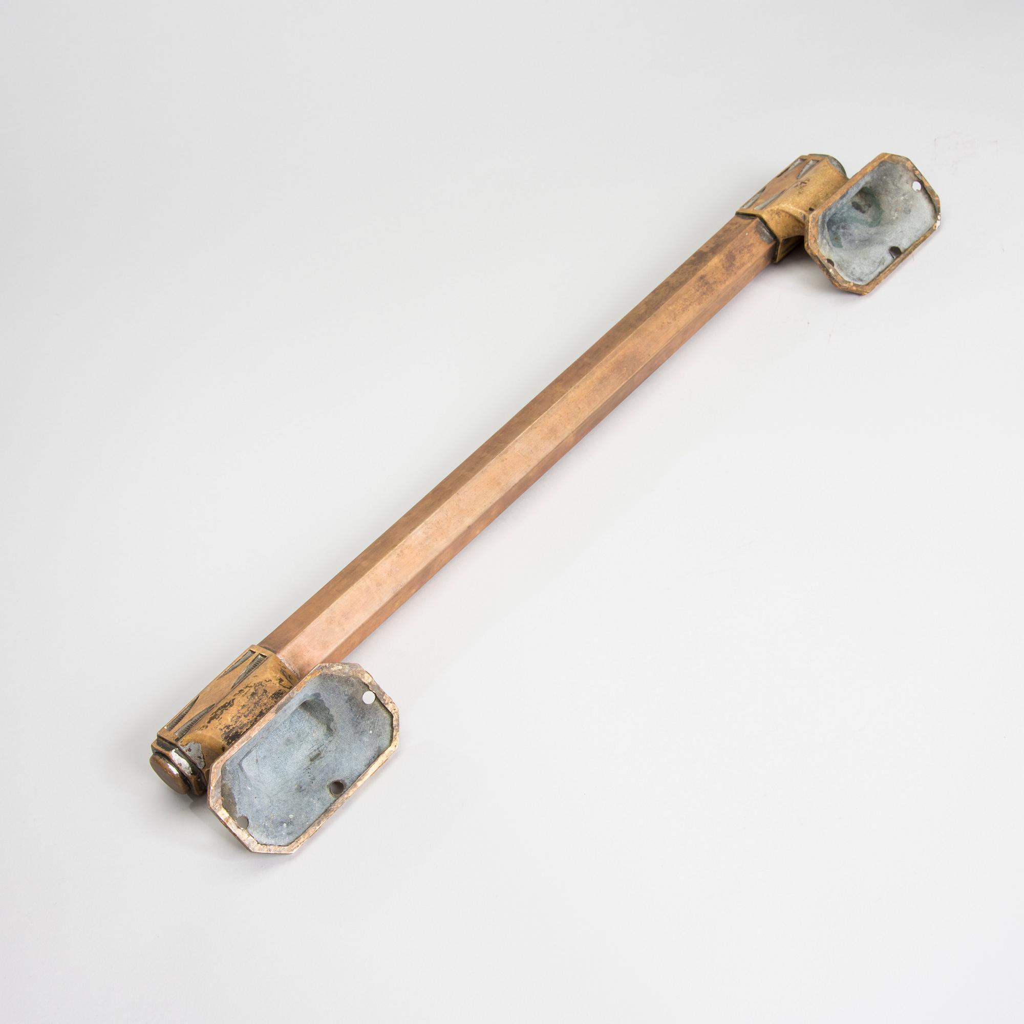DÖRRHANDTAG, brons, Finland 1900-talets första kvartal.