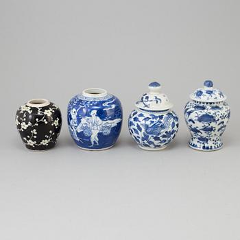 A set of four chinese porcelain jars, Qing dynasty, late 19th/early 20th century,