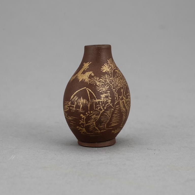 SNUSFLASKA, yixing, 1900-tal.