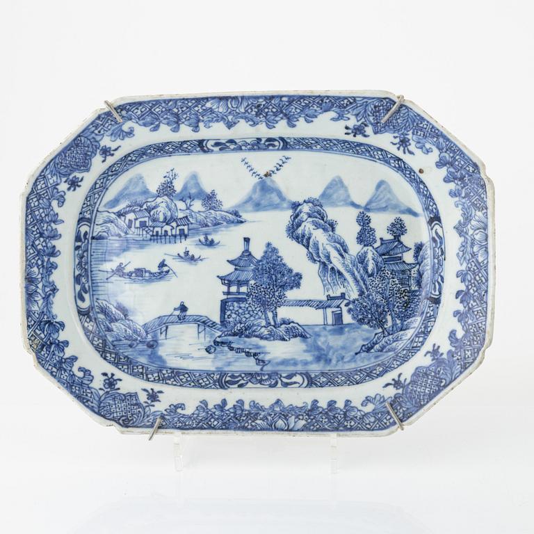 SEven pieces of blue and white porcelain, China, Qing dynasty, 18th-19th century.