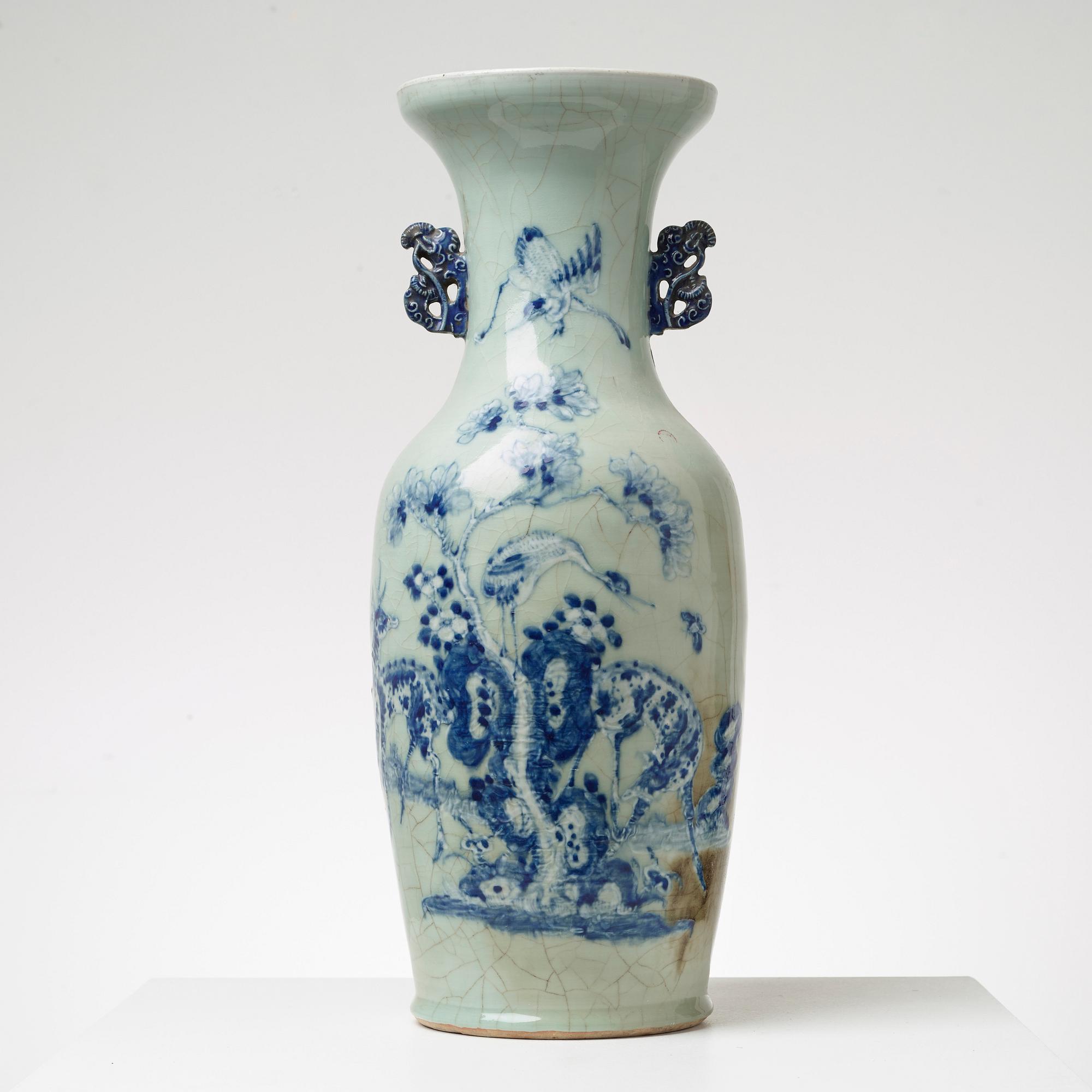 VAS, porslin. Sen Qing dynasti (1644-1911).