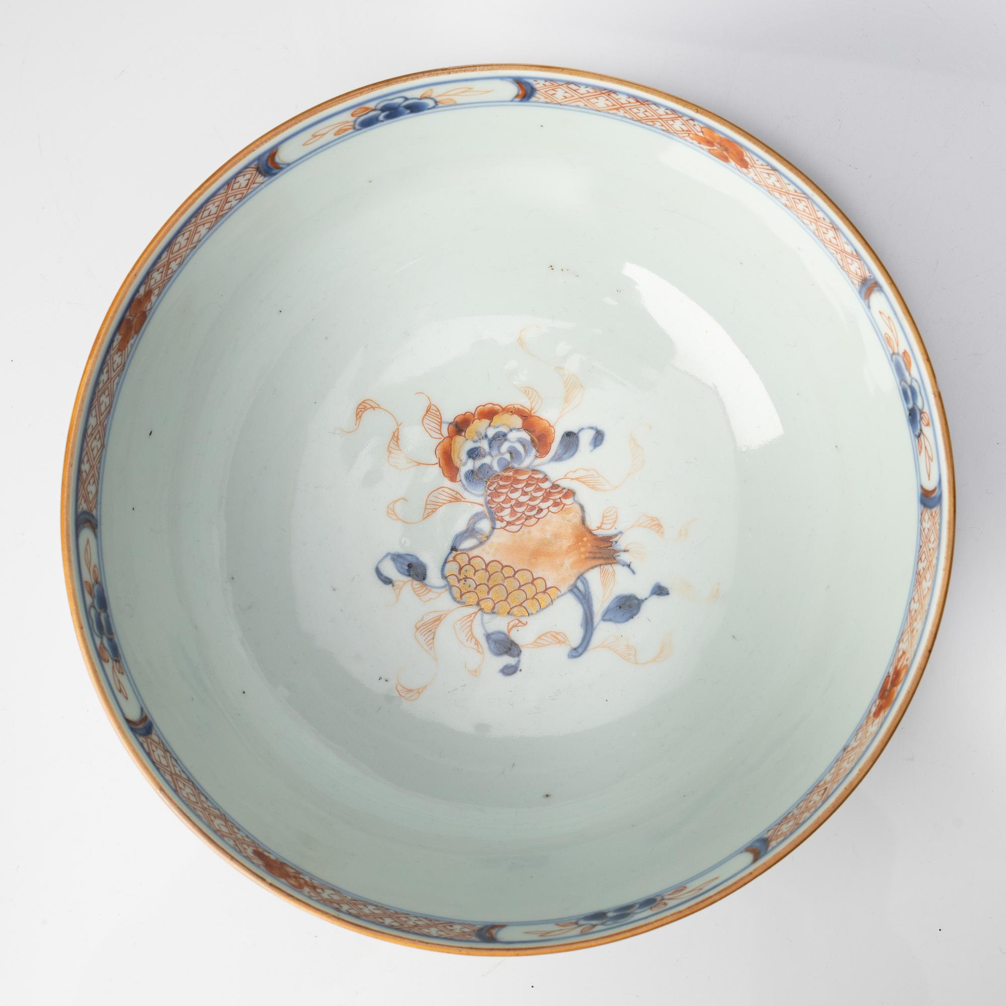 Tallrikar, nio stycken, kompaniporslin. Qingdynastin, Qianlong (1736-95).