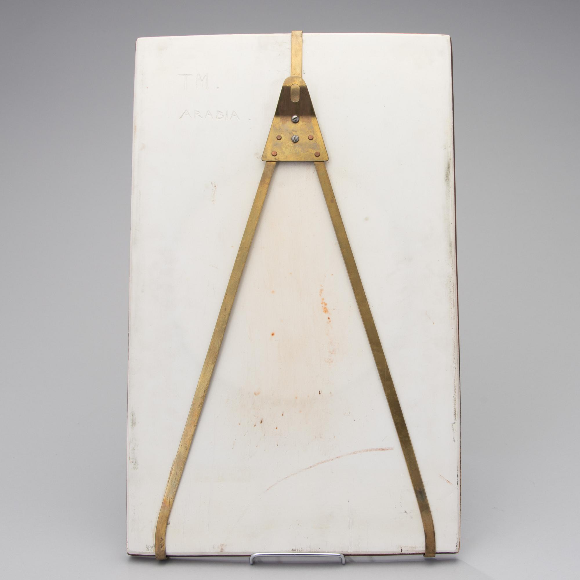 TOINI MUONA, VÄGGPLAKETT, Blad. Signerad TM Arabia.