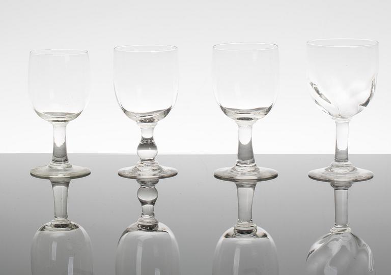 SAMLING VINGLAS, 23 st, olika modeller. 1900-tal.