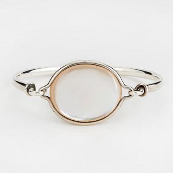 A Swedish 20th century Torun Bülow-Hübe bracelet, silver and mother-of-pearl.