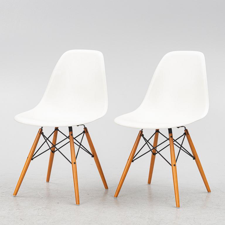 Charles & Ray Eames, stolar, ett par, "Plastic chair DSR", Vitra,