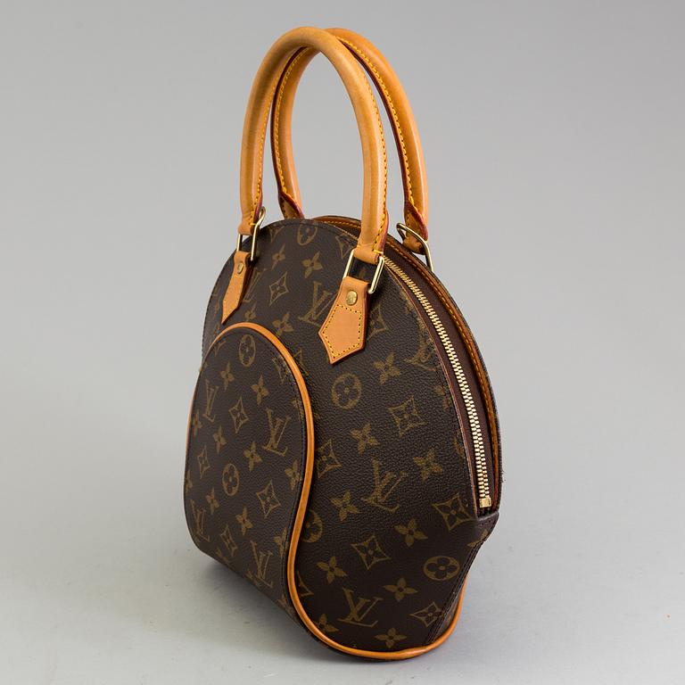 A monogram canvas' Ellipse' bag from Louis Vuitton.