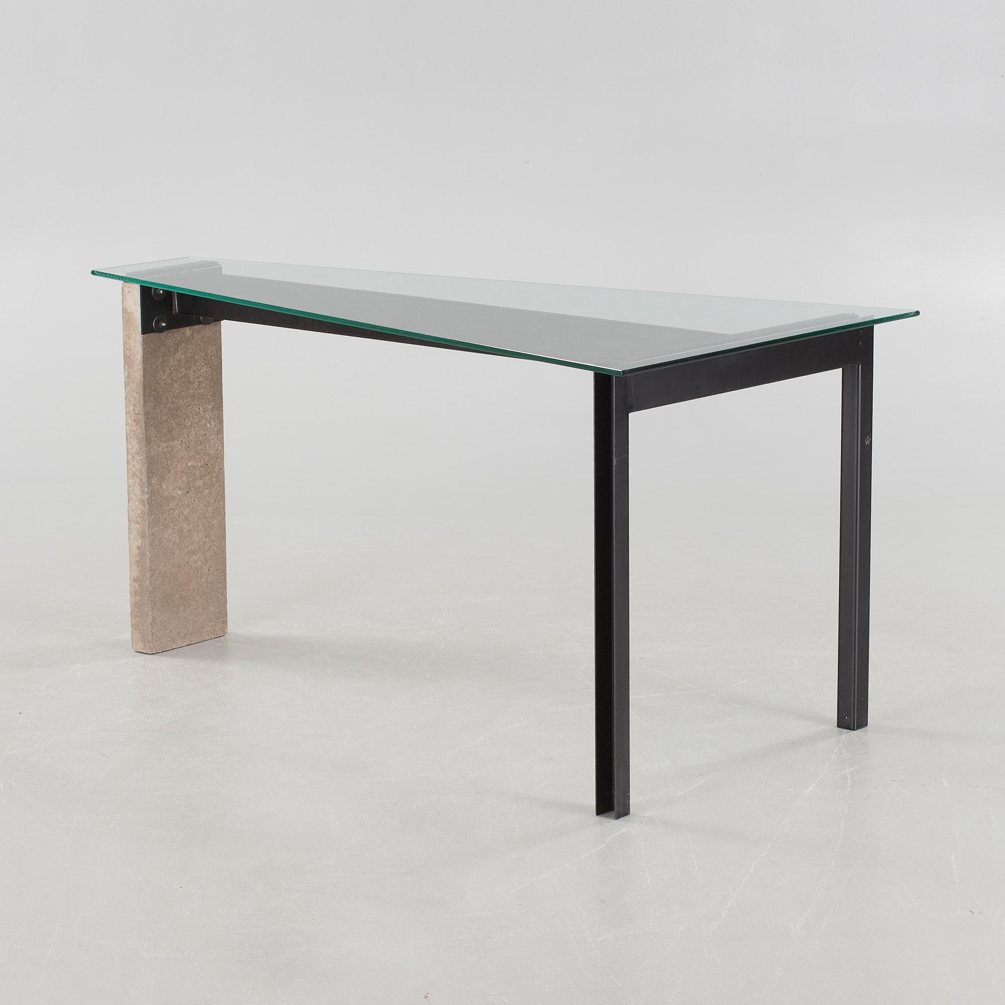 JONAS BOHLIN, bord, "Concrete", Källemo, Värnamo, 1900-talets slut.