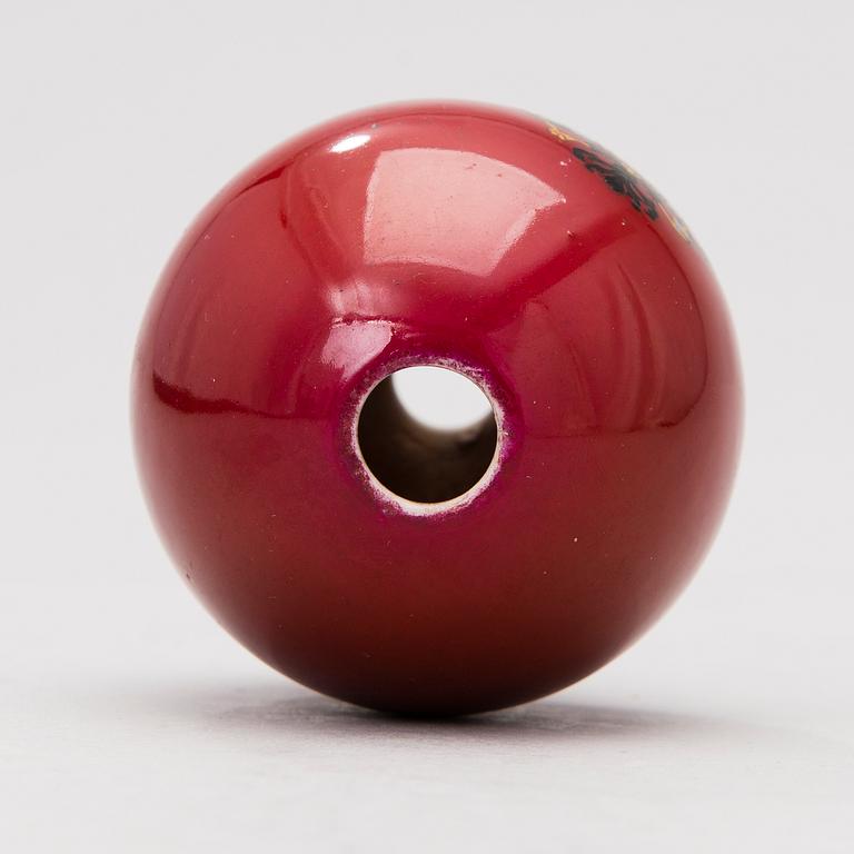 PÄÄSIÄISMUNA, posliinia. Venäjä, 1800-luku.