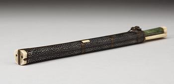 BESTICK i SCHATULL, elfenben, hajskinn och metall. Qing dynastin (1644-1911).