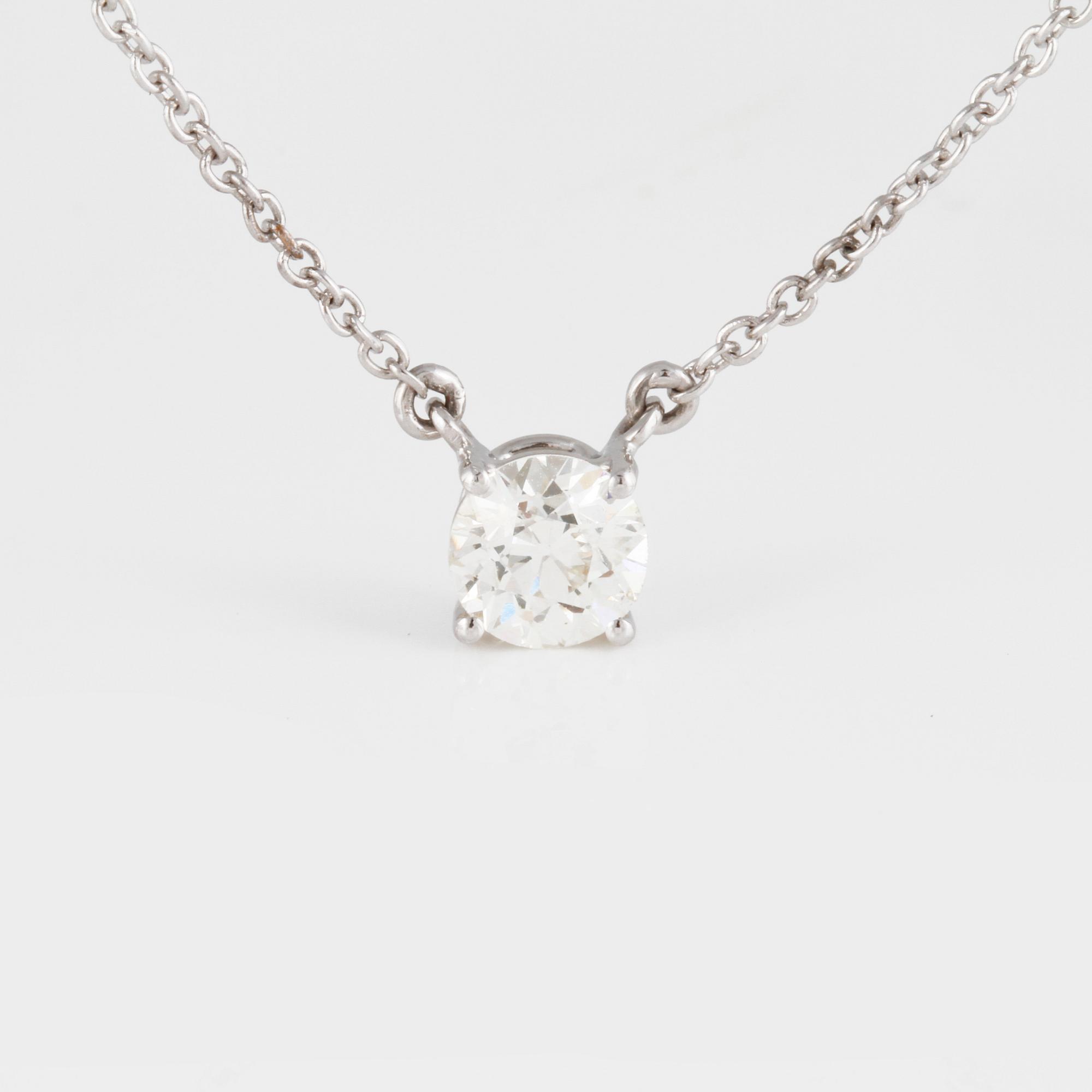 COLLIER, 18K vitguld med gammalslipad diamant ca 0.55 ct. Vikt 2,4 gram.