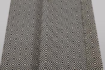 Matta, Kasthall, "Gåsöga", ca 295 x 152 cm.