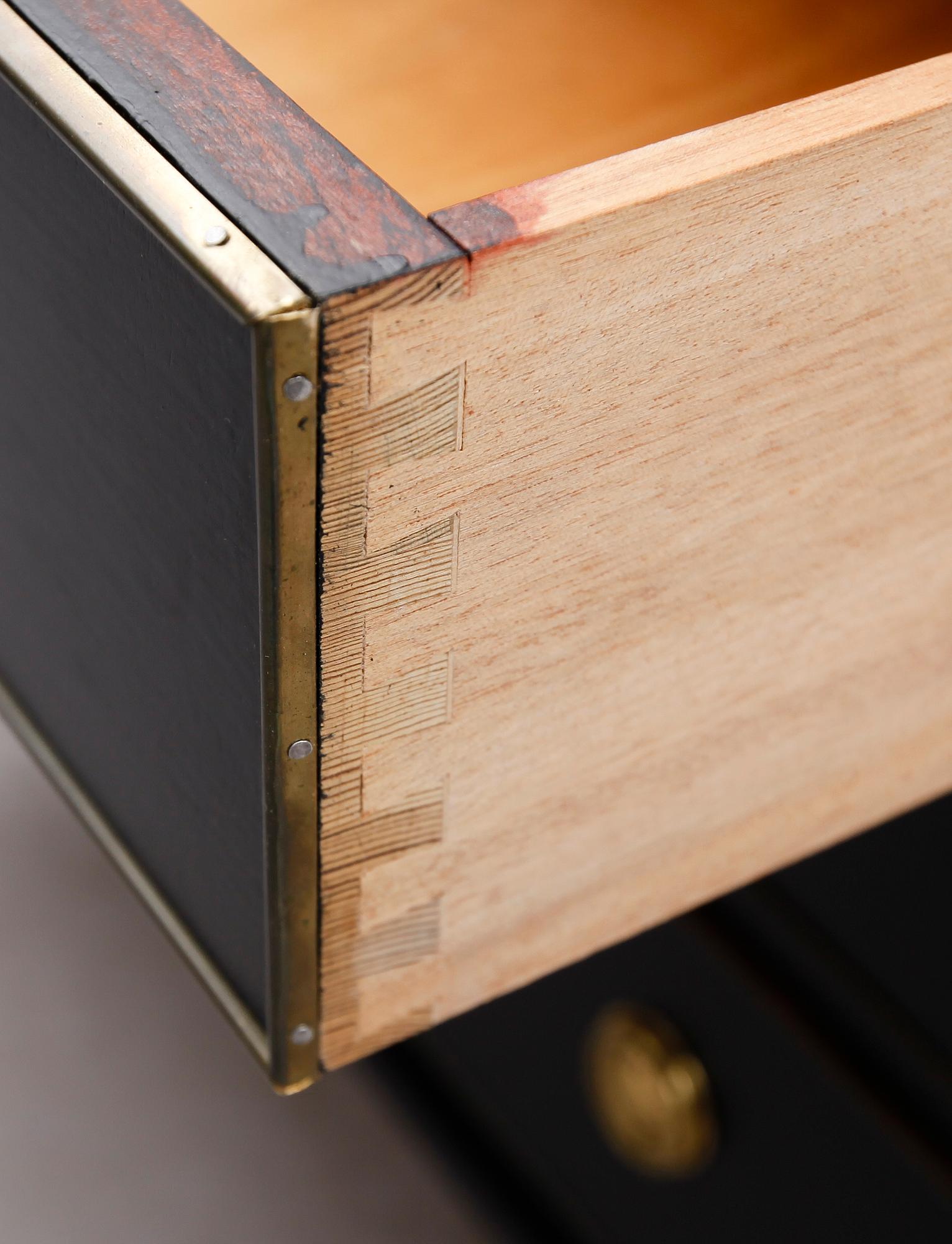 BYRÅ, gustaviansk stil, 1900-talets andra hälft.