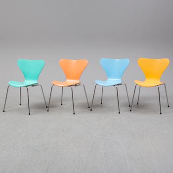 ARNE JACOBSEN, stolar 4 st, "Sjuan", Fritz Hansen 1990.