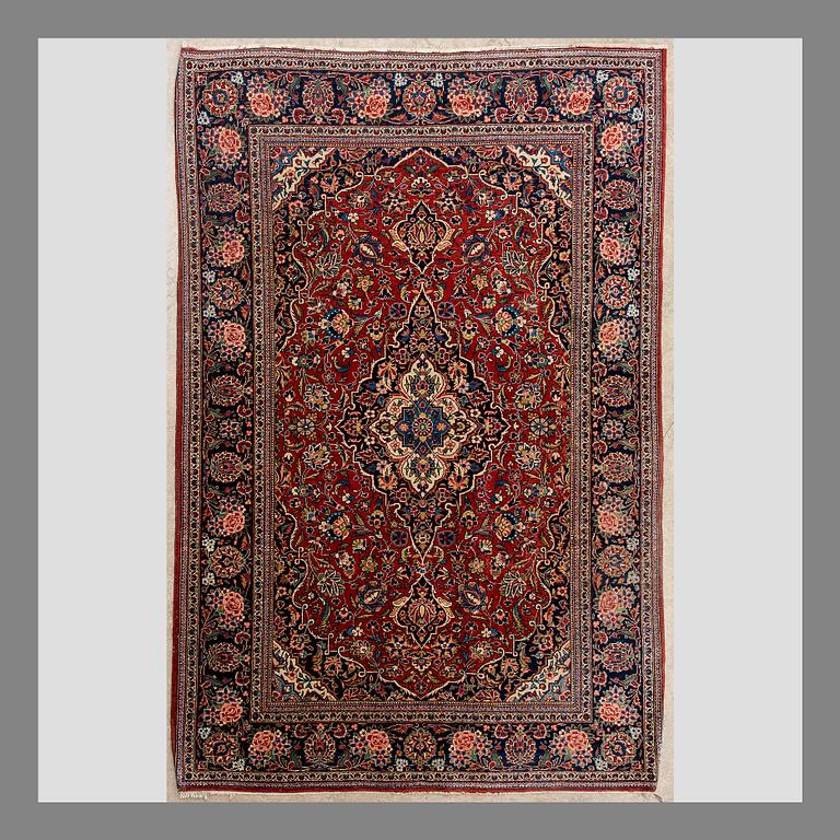 AN ANTIQUE CARPET, Keshan, Iran, 212x132 cm.