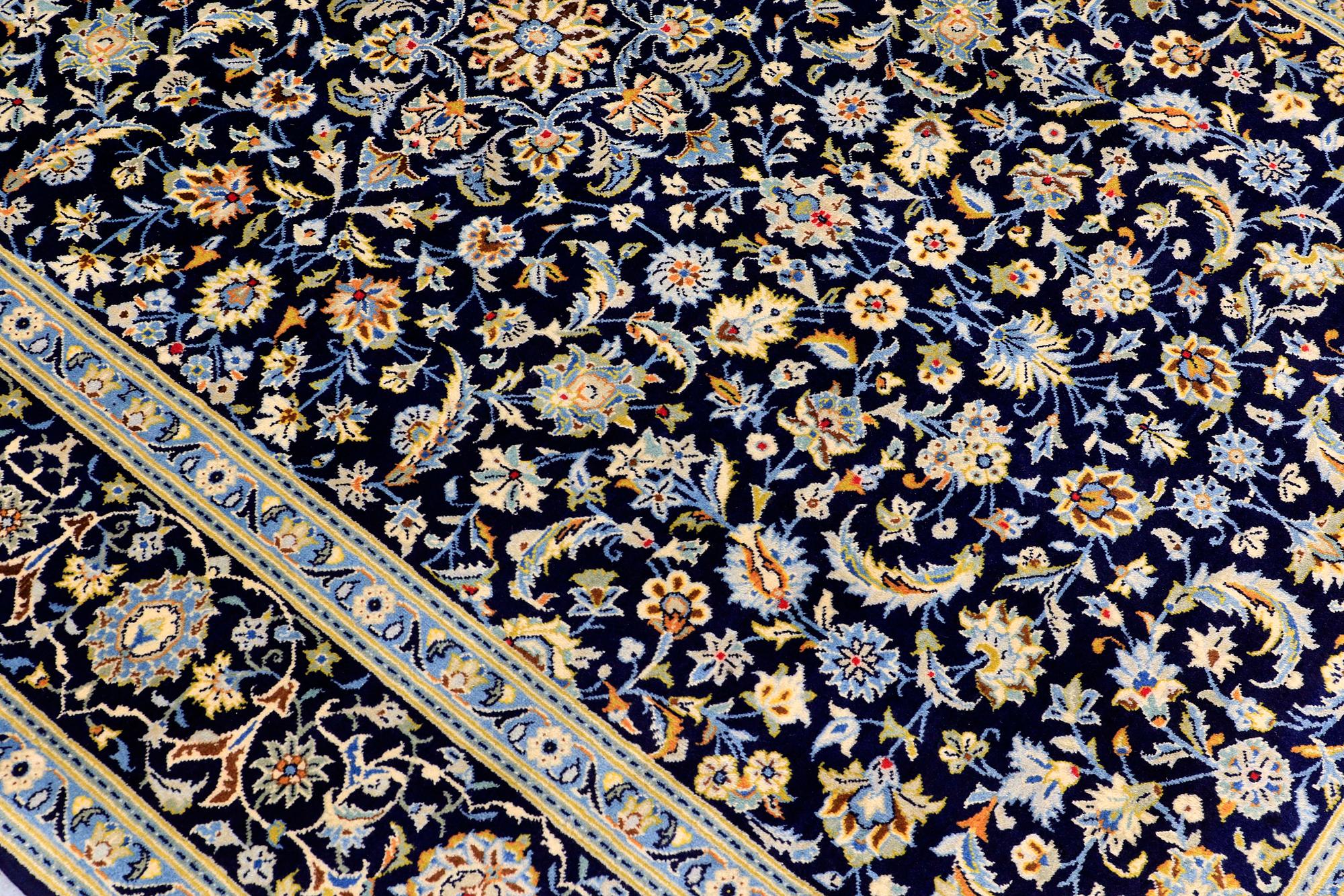 A carpet, Keshan, 291 x 190 cm.