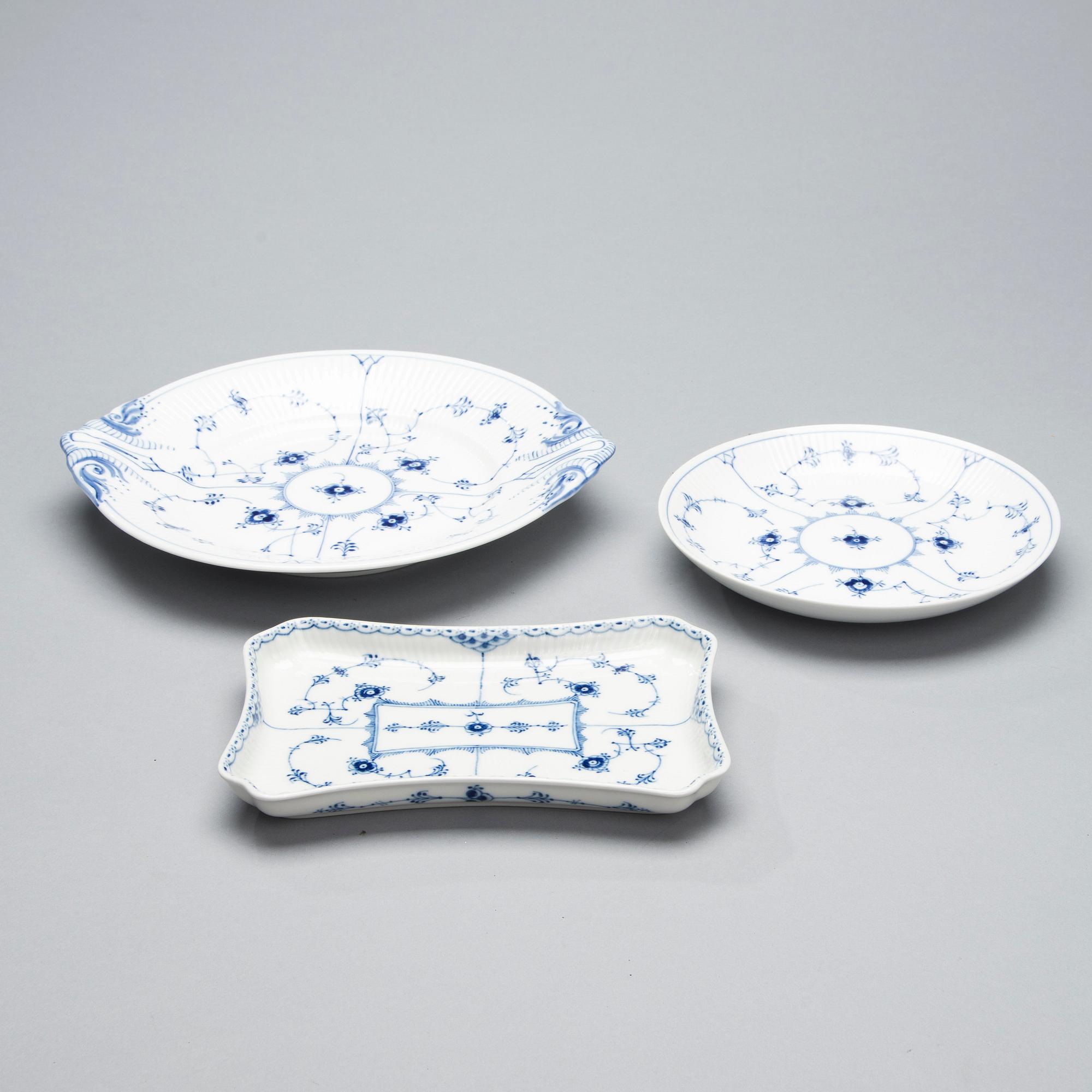 KAFFESERVIS, 30 delar, porslin, "Musselmalet", Royal Copenhagen 1950-60-tal.