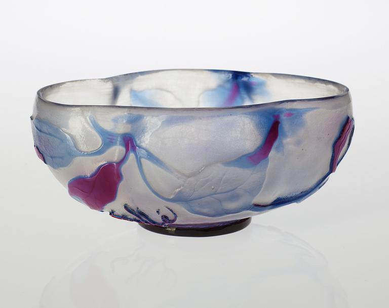 An Emile Gallé Art Noveau 'fire-polished' cameo glass bowl, Nancy, France.