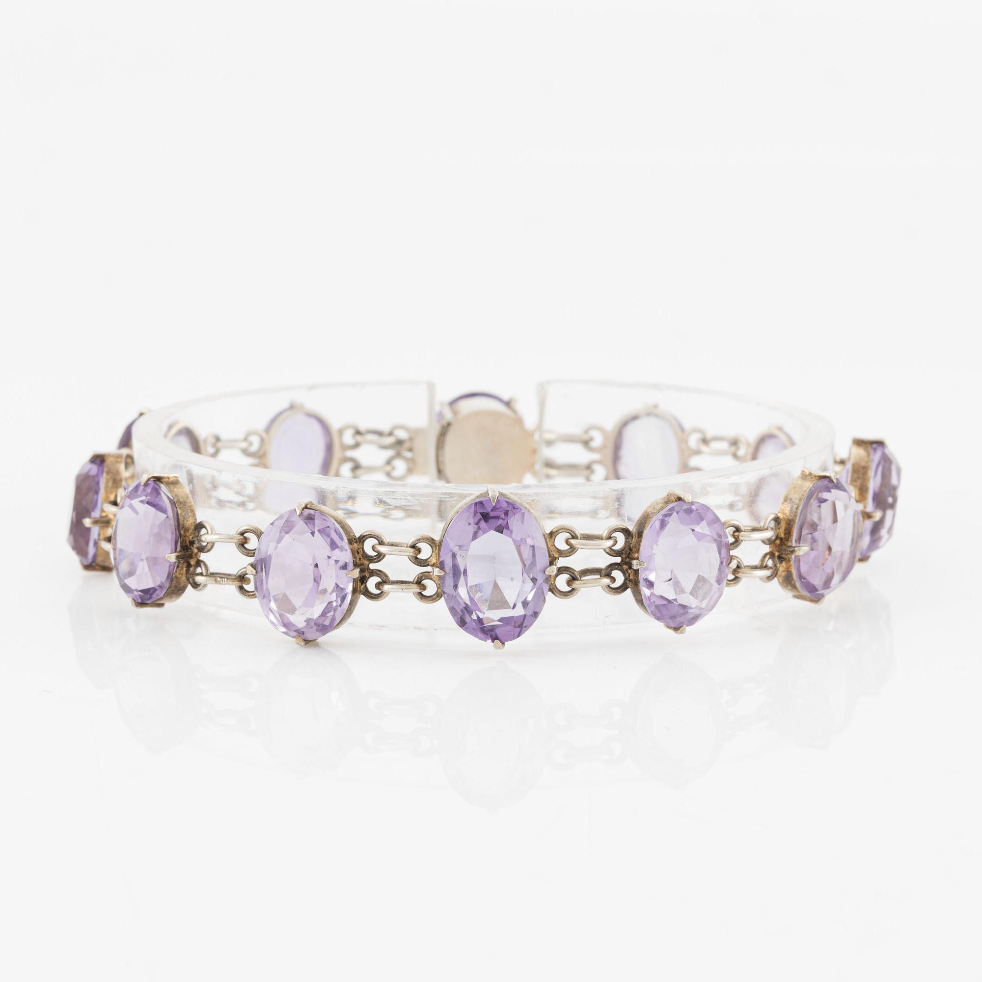 Bracelet, silver with amethysts.