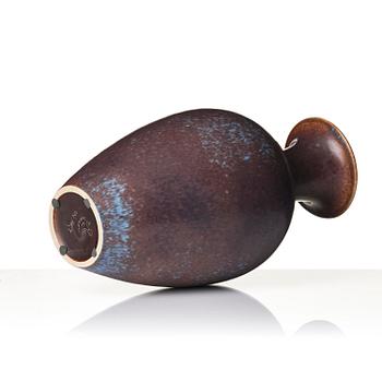 Gunnar Nylund, a stoneware vase, Rörstrand, model AKT, 1950s-60s.