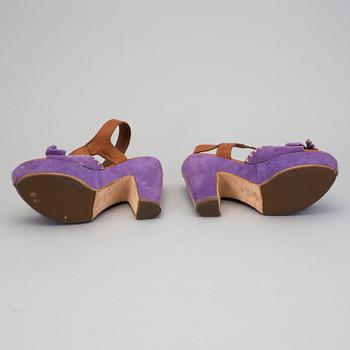 A pair of Anna Sui sandals, size 38.