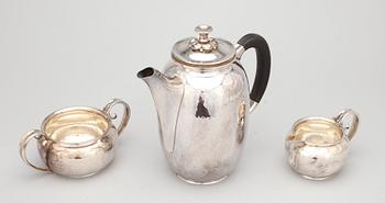 KAFFESERVIS, 3 delar, sterlingsliver, Cohr, Danmark 1900-tal. Tot ca 1060 gram.