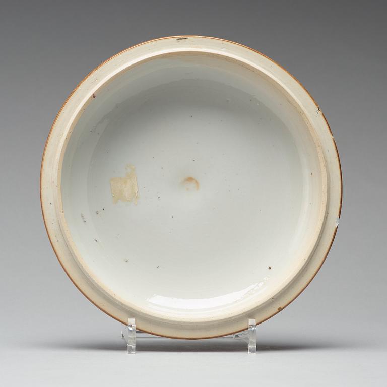 A famille rose tureen with cover, Qing dynasty, Yongzheng (1723-35).