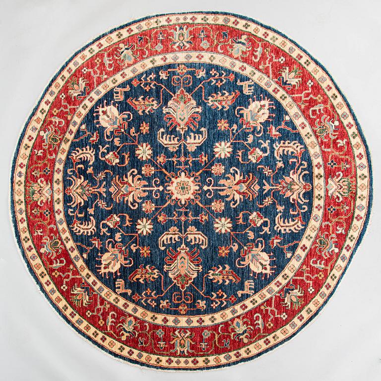 Matta, Pakistan, ca 206 x 205 cm.