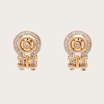 Earrings in 18K white and red gold with round brilliant-cut and single-cut diamonds.