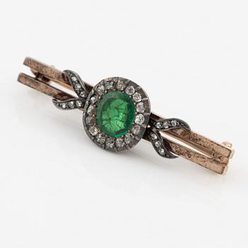 Brooch, with old-cut and rose-cut diamonds and a foiled green stone.