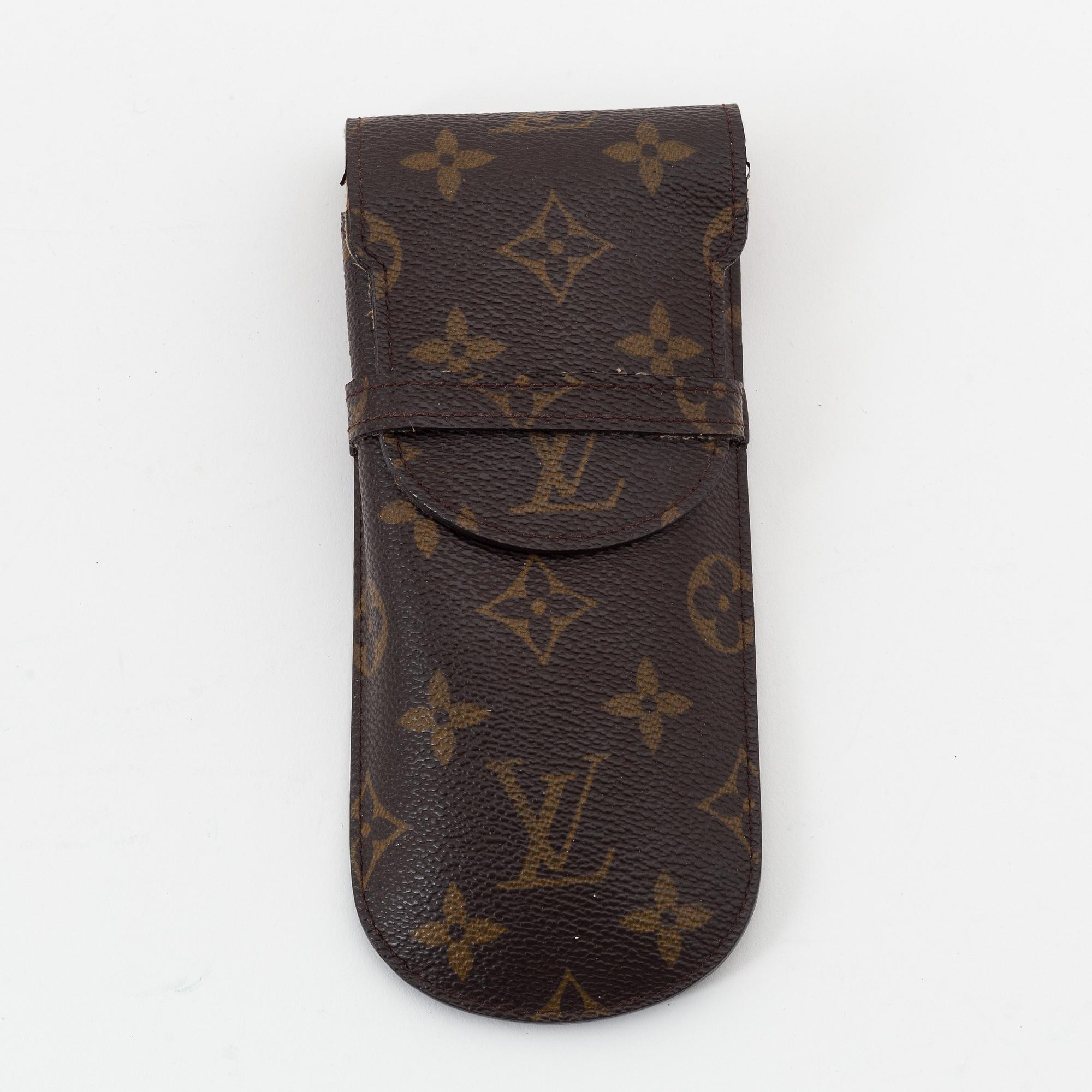 Louis Vuitton, sminkväska och glasögonfodral.