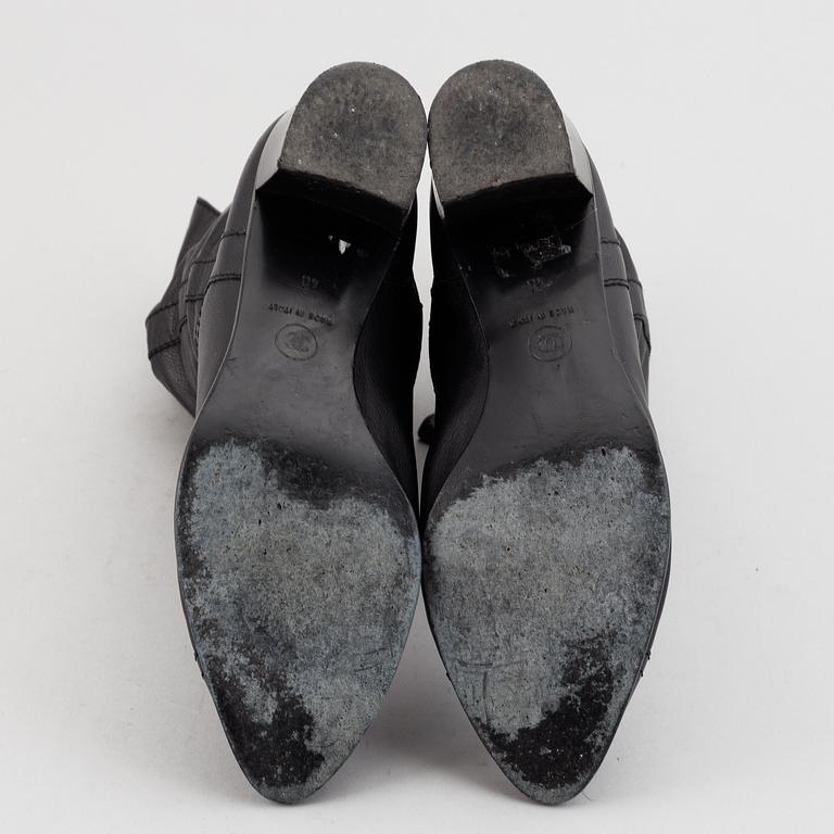 CHANEL, a pair of leather boots, size 40.