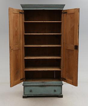 KLÄDSKÅP, 1800-talets första hälft.