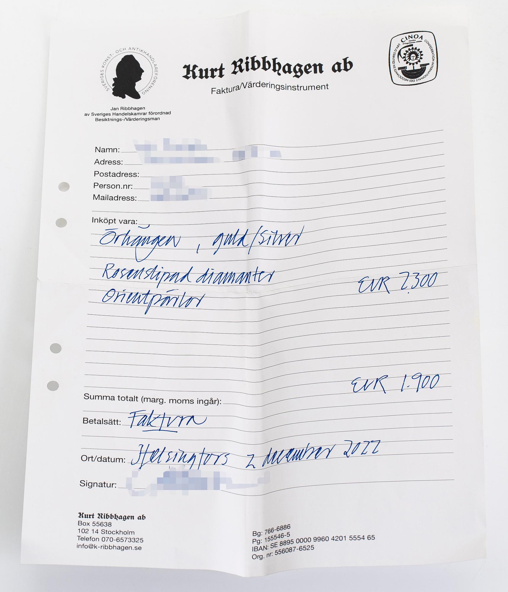 Örhängen med pärlor och rosenslipade diamanter.