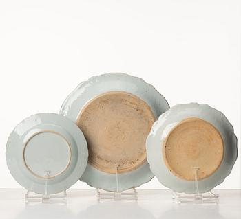 A part dinner service, Qing dynasty, Qianlong (1736-95). (19 pieces).