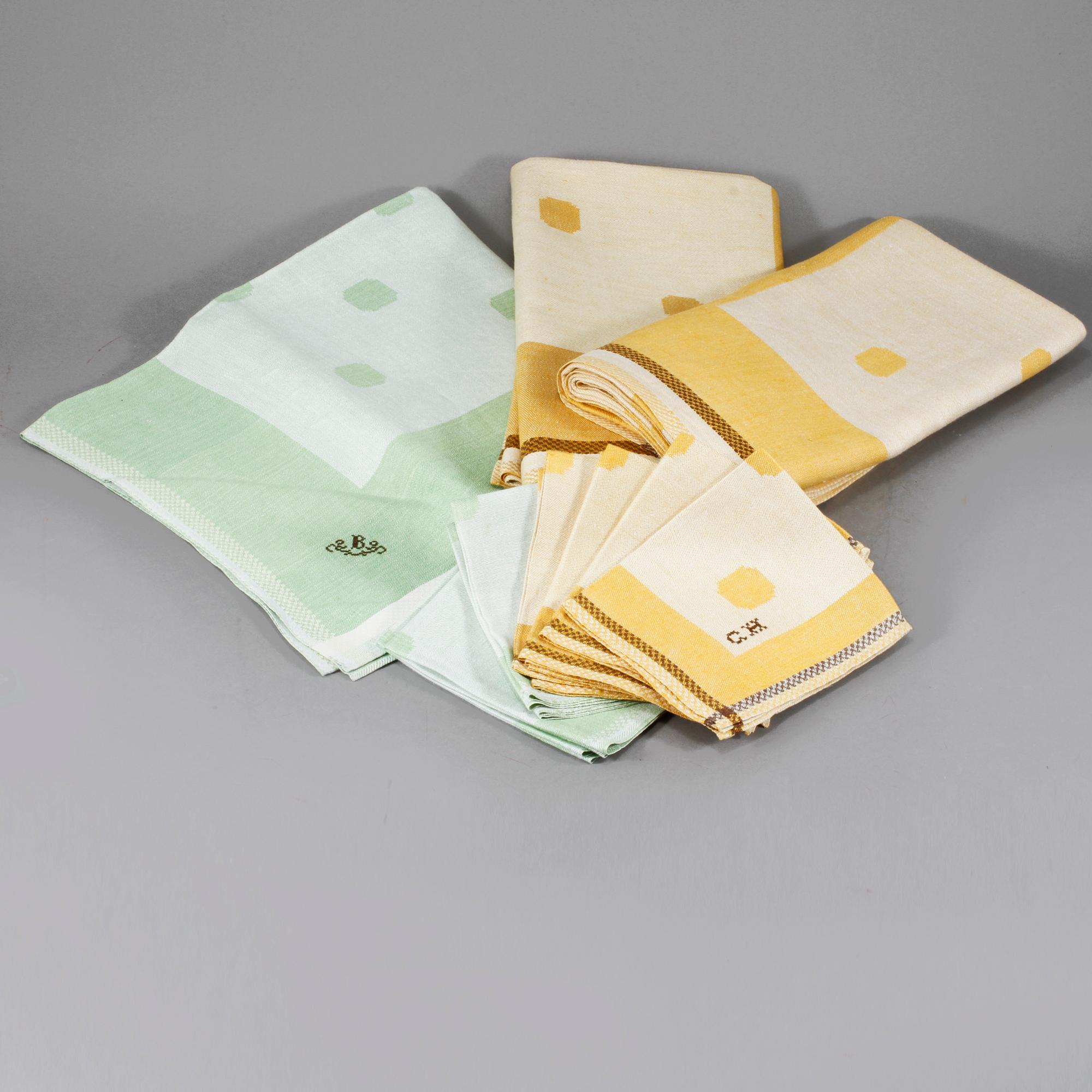 DUKAR, 3 st, SERVIETTER, 10 st, linnedamast, "Pricken", Elsa Gullberg, 1940-tal.