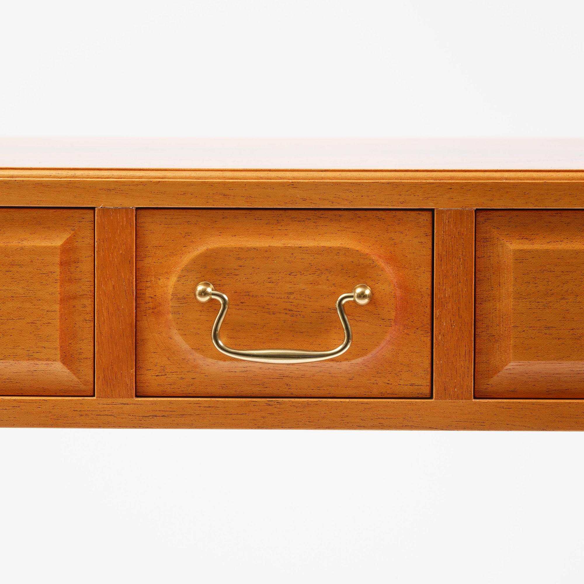 Josef Frank, sideboard, modell B 821, Firma Svenskt Tenn, efter 1985.